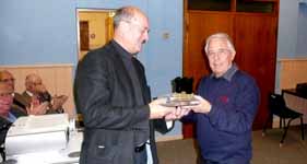 Ian and 

Laurie with Gateway Trophy